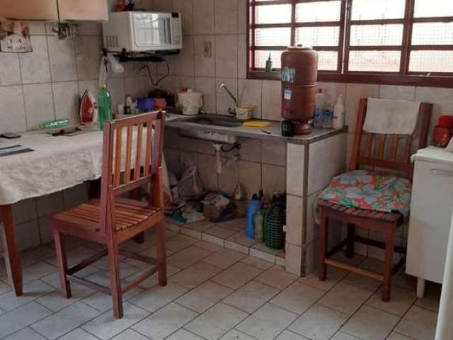 Casa para Venda em Uberlândia, Jaraguá, 3 dormitórios, 1 banheiro, 2 vagas