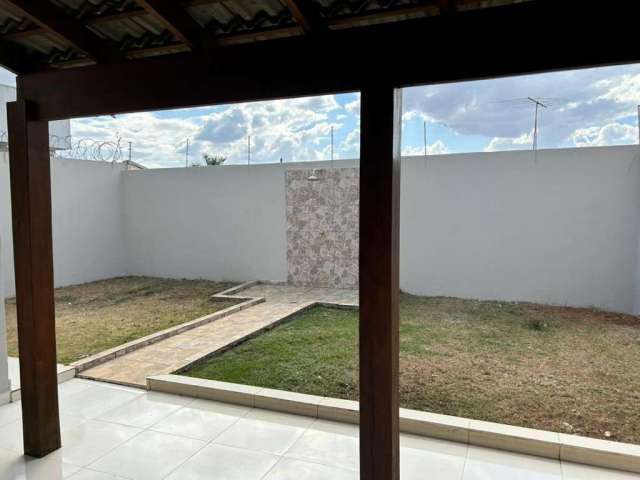 Casa para Venda em Uberlândia, Granada, 3 dormitórios, 1 suíte, 1 banheiro, 2 vagas