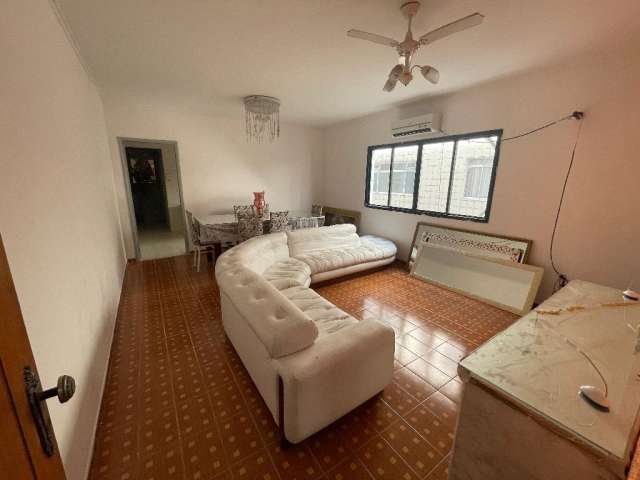 Apartamento à venda, com 99.94m², 02 Dormitórios (sendo 01 suítes) com 01 vaga de garagem a 450 metros da praia,  Boqueirão, Praia Grande, SP