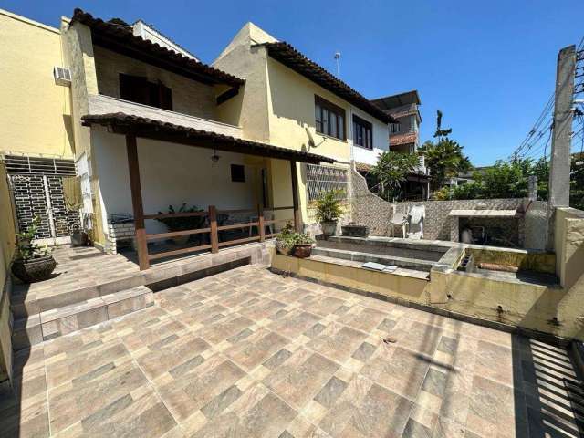 Casa com 3 quartos à venda na Avenida Rui Barbosa, 500, São Francisco, Niterói por R$ 700.000
