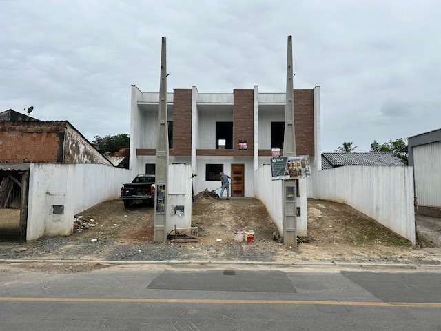 Casa com 2 quartos à venda no Itaum, Joinville  por R$ 345.000