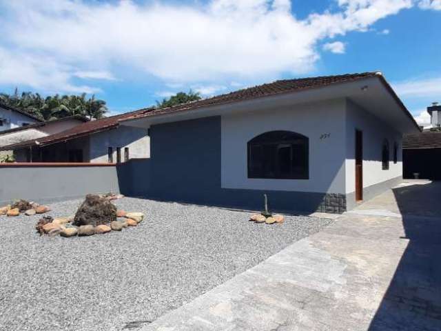 Casa com 4 quartos à venda em Santa Catarina, Joinville  por R$ 470.000
