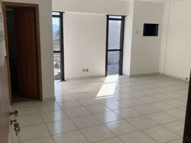 Sala comercial com 1 sala para alugar no Centro, Joinville  por R$ 1.100