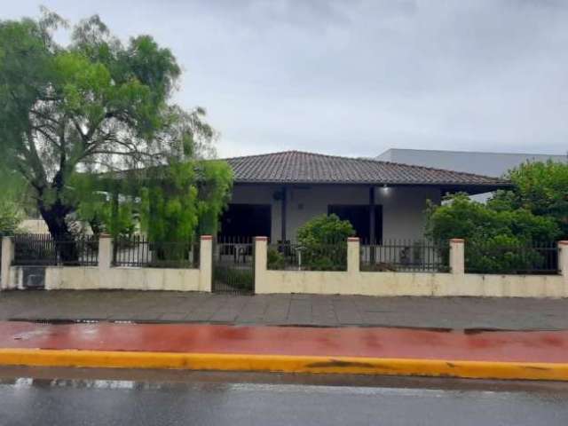 Casa com 3 quartos à venda no Centro, Araquari  por R$ 850.000
