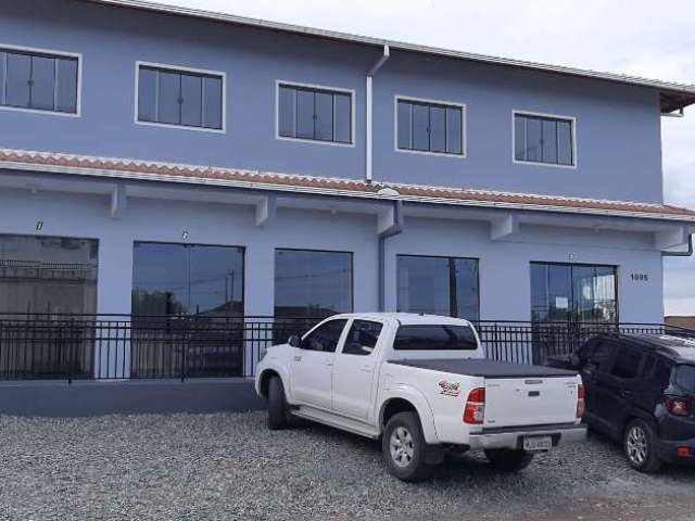 Apartamento com 2 quartos para alugar no Morro do Meio, Joinville  por R$ 1.100