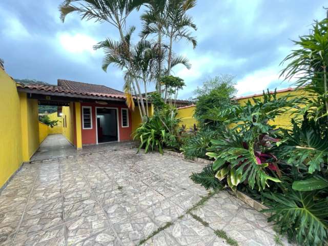 Casa com 2 dormitórios à venda, 65 m² por R$ 230.000 - Vera Cruz - Mongaguá/SP