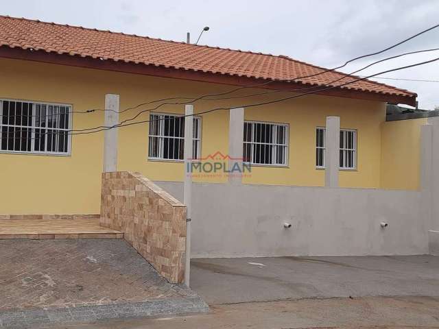 Casa em ótima localização, próximo ao Rodovia Fernão Dias em  Atibaia  Residenci