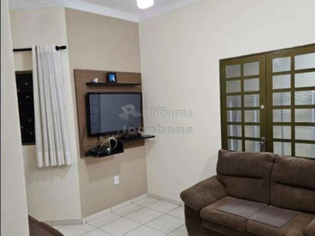 Casa / Padrão À Venda com 03 Dormitórios no Residencial Menezes II