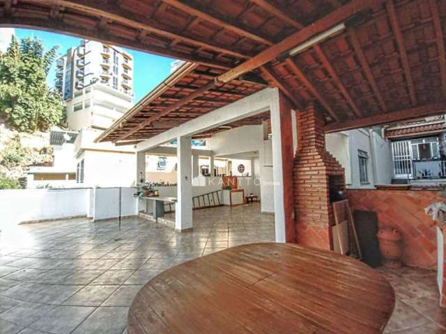Casa à venda, 180 m² por R$ 650.000,00 - São Mateus - Juiz de Fora/MG