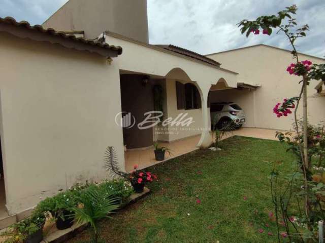 Casa com 3 quartos à venda na Av São Paulo, 3585, Vila Oceanópolis, Mongaguá, 185 m2 por R$ 650.000