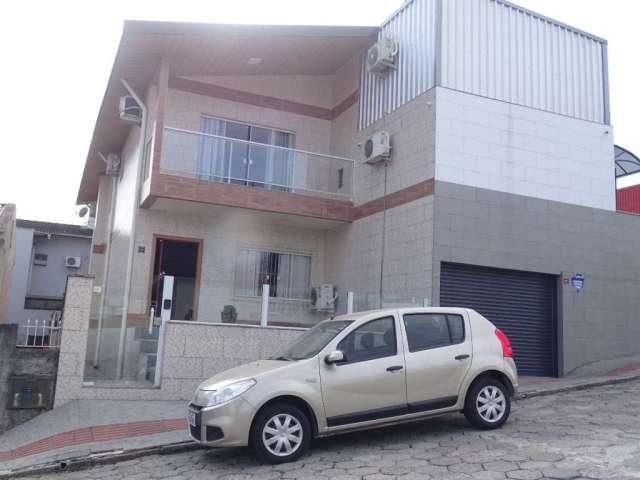 Casa à venda com 3 quartos 1 suíte, 477m² em Serraria São José