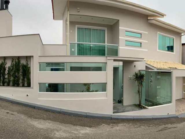 Casa à venda com 4 quartos 1 suíte, 330m² em Coloninha Florianópolis