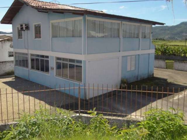 Casa à venda com 3 quartos , 160m² em Beira Rio Biguaçu