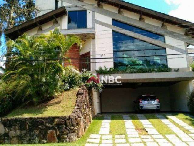 Casa com 3 dormitórios à venda, 400 m² por R$ 3.150.000,00 - Condomínio IV - Arujá/SP
