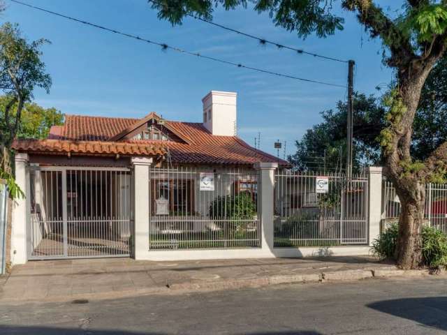 Casa com 4 quartos à venda na Rua Landel de Moura, 2387, Tristeza, Porto Alegre por R$ 950.000