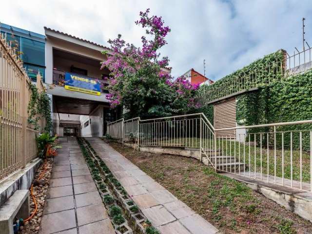 Casa com 3 quartos à venda na Rua Manauê, 238, Vila Assunção, Porto Alegre por R$ 1.590.000