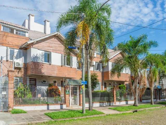 Casa em condomínio fechado com 3 quartos à venda na Rua Carajá, 95, Vila Assunção, Porto Alegre por R$ 1.200.000