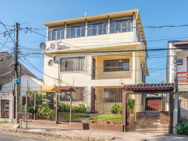 Casa com 6 quartos à venda na Rua Monte Arraes, 230, Nonoai, Porto Alegre por R$ 800.000