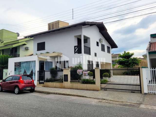 Casa com 4 quartos à venda no Souza Cruz, Brusque , 240 m2 por R$ 1.490.000