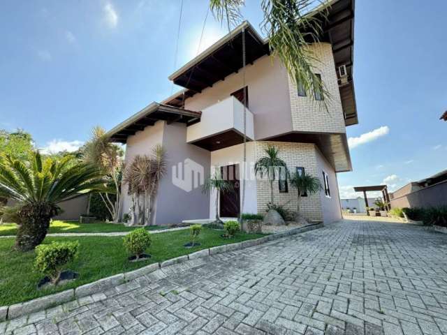 Casa com 3 quartos à venda no Jardim Maluche, Brusque , 300 m2 por R$ 1.299.990