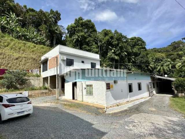 Casa comercial com 2 salas à venda no Primeiro de Maio, Brusque  por R$ 980.000