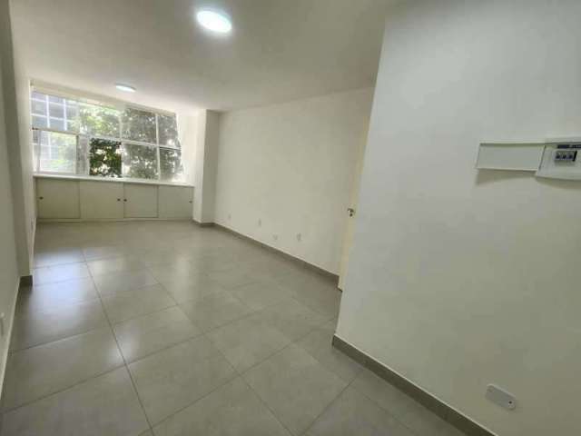 Sala comercial com 1 sala para alugar na Rua Carlos de Vasconcelos, Tijuca, Rio de Janeiro, 20 m2 por R$ 700