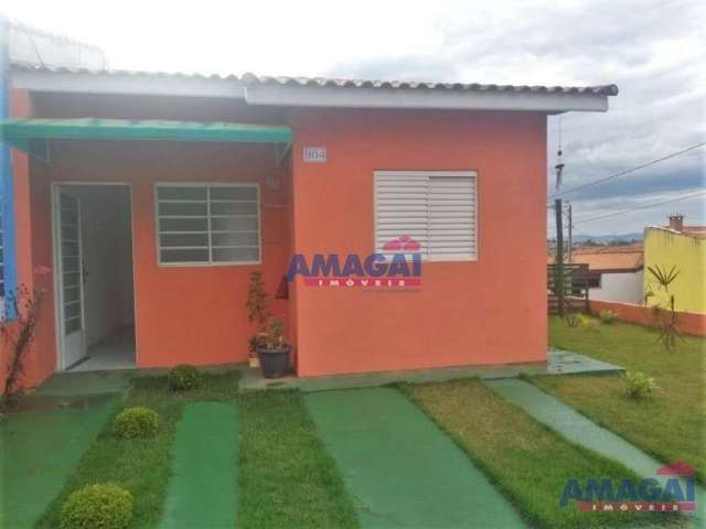 Casa em condomínio fechado com 2 quartos à venda no Parque Santo Antônio, Jacareí  por R$ 205.000