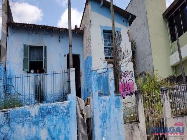 Casa com 1 quarto à venda no Centro, Jacareí  por R$ 350.000