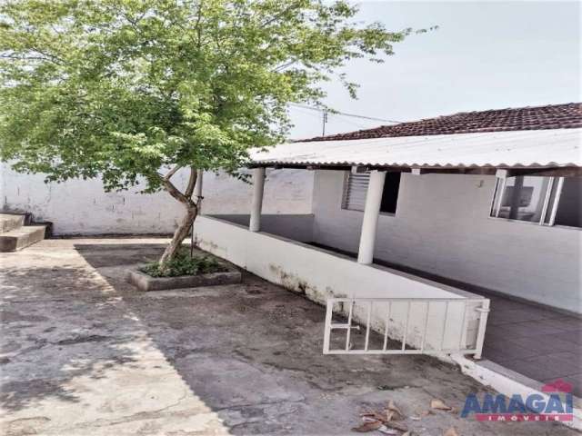 Casa com 3 quartos à venda no Conjunto São Benedito, Jacareí  por R$ 330.000