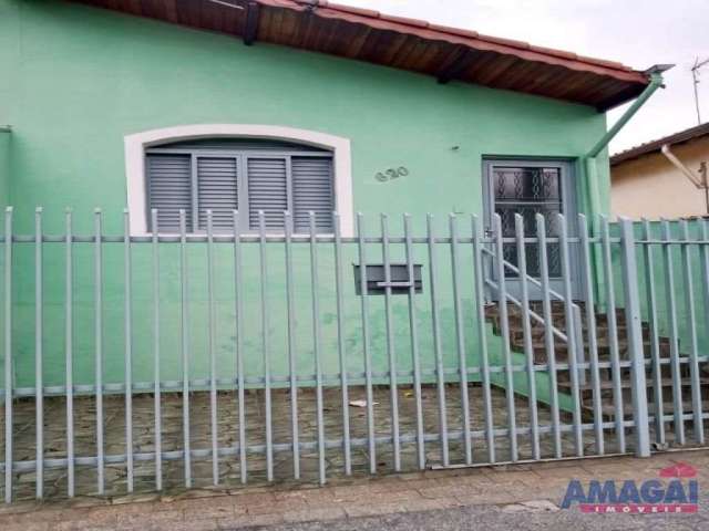 Casa com 2 quartos à venda no Parque Itamarati, Jacareí  por R$ 300.000