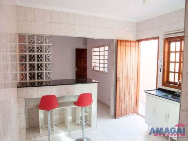 Casa com 3 quartos à venda no Jardim Bela Vista, Jacareí  por R$ 310.000