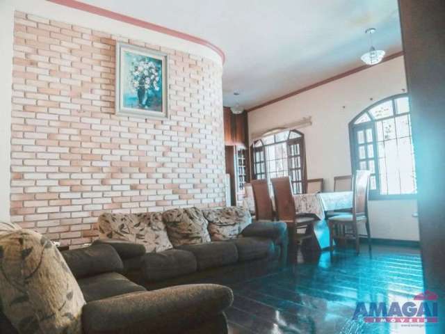 Casa com 4 quartos à venda no Jardim Flórida, Jacareí  por R$ 850.000