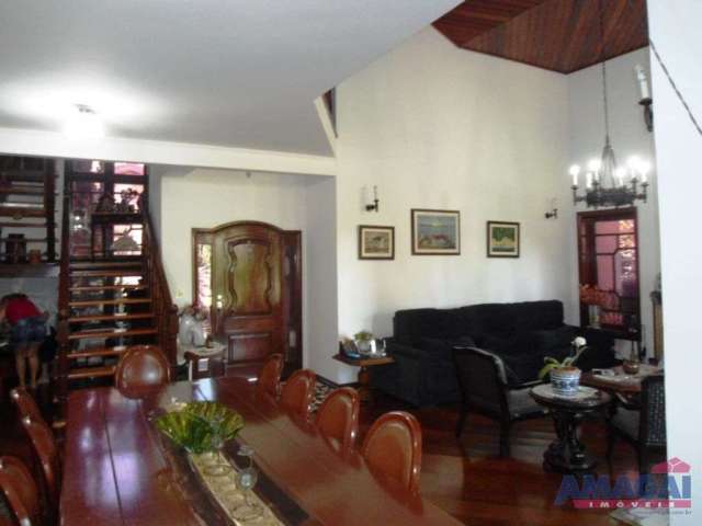 Casa em condomínio fechado com 5 quartos à venda no Jardim Altos de Santana I, Jacareí  por R$ 2.500.000