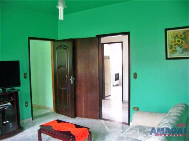 Casa com 3 quartos à venda na Cidade Jardim, Jacareí  por R$ 550.000
