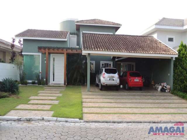Casa em condomínio fechado com 4 quartos à venda no Jardim Santa Maria, Jacareí  por R$ 1.400.000