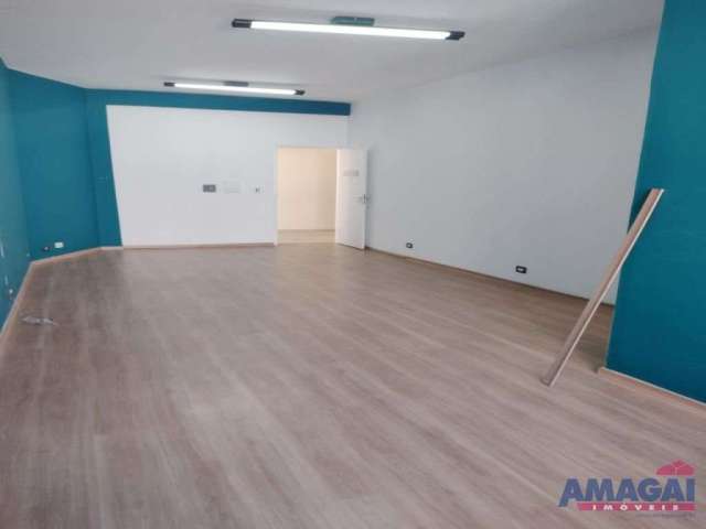 Sala comercial à venda no Jardim Pereira do Amparo, Jacareí  por R$ 106.000