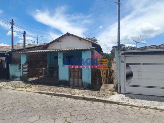Casa com 2 quartos à venda na Vila Garcia (São Silvestre), Jacareí  por R$ 260.000