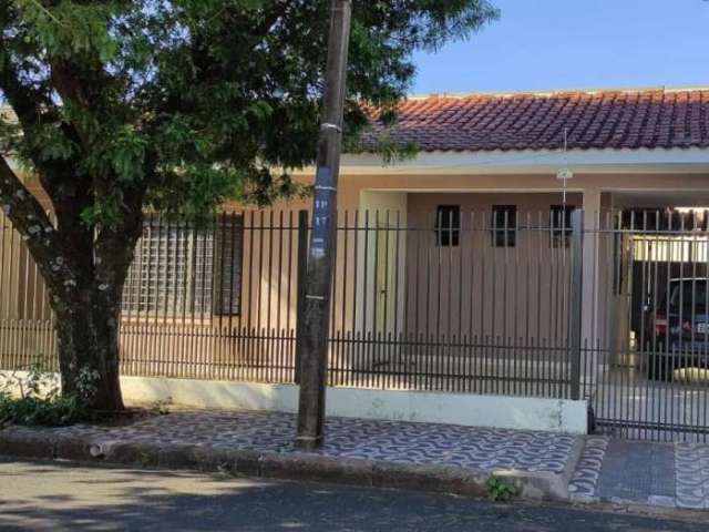 Casa com 3 quartos à venda na Rua Luiz Messias Simino, 698, Jardim América, Maringá por R$ 450.000