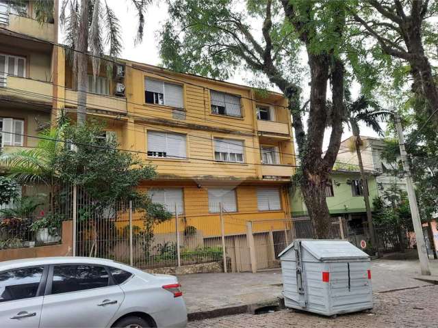 Amplo apartamento de 3 dormitórios próximo à Sogipa.