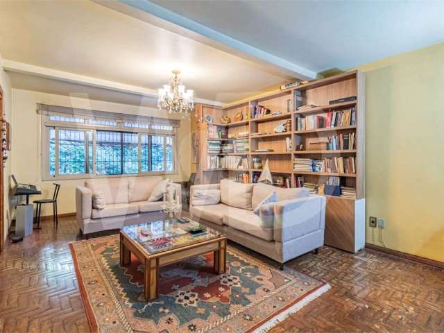 Casa com 4 quartos à venda na Rua Carlos Trein Filho, 460, Auxiliadora, Porto Alegre, 310 m2 por R$ 1.235.000