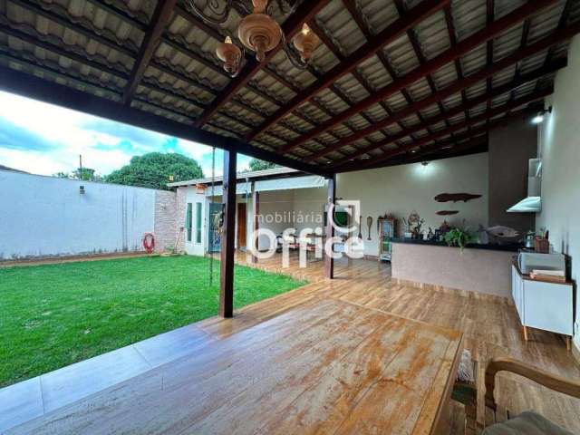 Casa com 3 dormitórios à venda, 243 m² por R$ 780.000,00 - Jardim Europa - Anápolis/GO