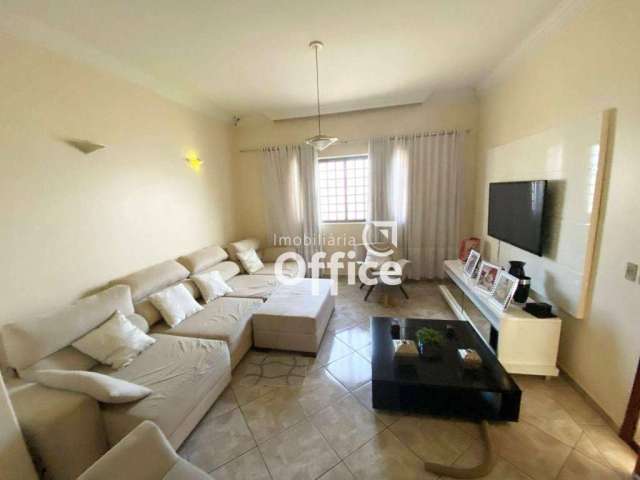Casa com 3 dormitórios à venda, 240 m² por R$ 700.000,00 - Andracel Center - Anápolis/GO