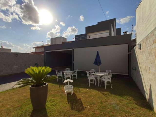 Casa com 3 dormitórios à venda, 240 m² por R$ 850.000,00 - Residencial Jardins Do Lago - Anápolis/GO