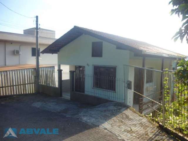 Casa com 2 quartos para alugar na Rua Goiânia, 313, Centro, Blumenau, 60 m2 por R$ 1.400