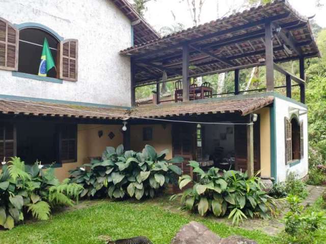 Casa em condomínio fechado com 3 quartos à venda na Avenida Dedo de Deus, Cantagalo, Guapimirim, 180 m2 por R$ 800.000