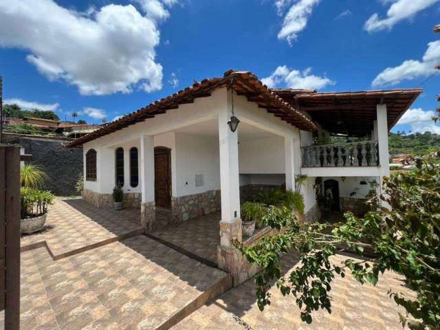 Casa para venda possui 310 metros quadrados com 4 quartos em Moreira - Santa Luzia - MG