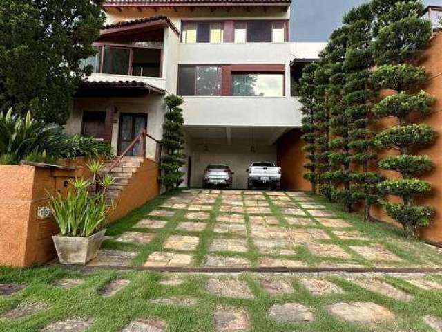 Casa para venda possui 600 metros quadrados com 4 quartos em Residencial Sul - Nova Lima - MG