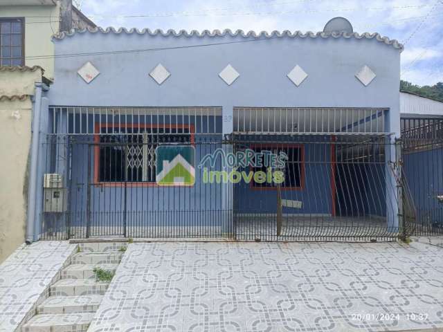 Casa à venda no bairro Centro - Antonina/PR, Urbana