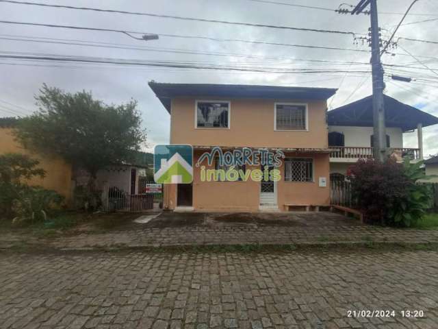 Sobrado à venda no bairro Vila Santo Antônio - Morretes/PR, Urbana