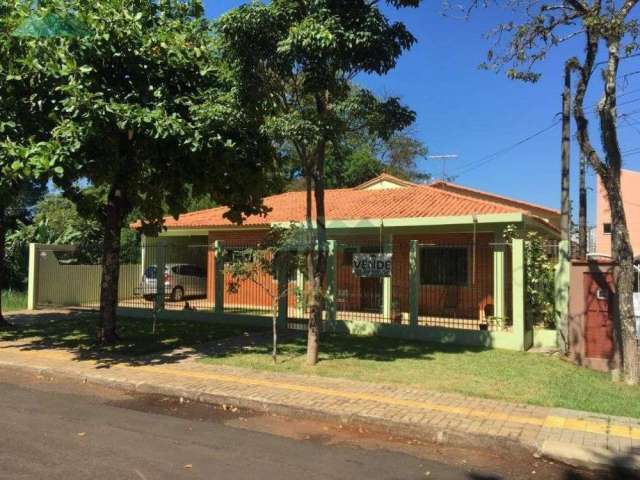Casa com 4 dormitórios  sendo 1 suíteà venda, 200 m² por R$ 750.000 - Jardim Eliza I - Foz do Iguaçu/PR